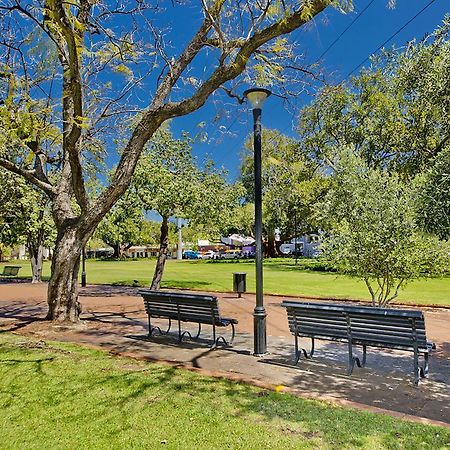 Myozexp Palmerston Lodge Perth Buitenkant foto